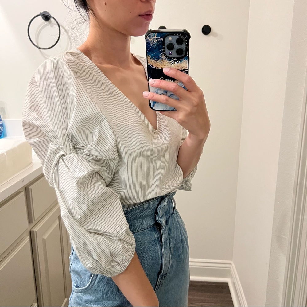 Pin Stripe Puff Sleeve Top